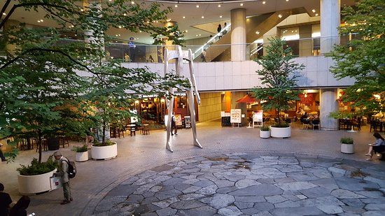 Tokyo Opera Şehir Kulesi